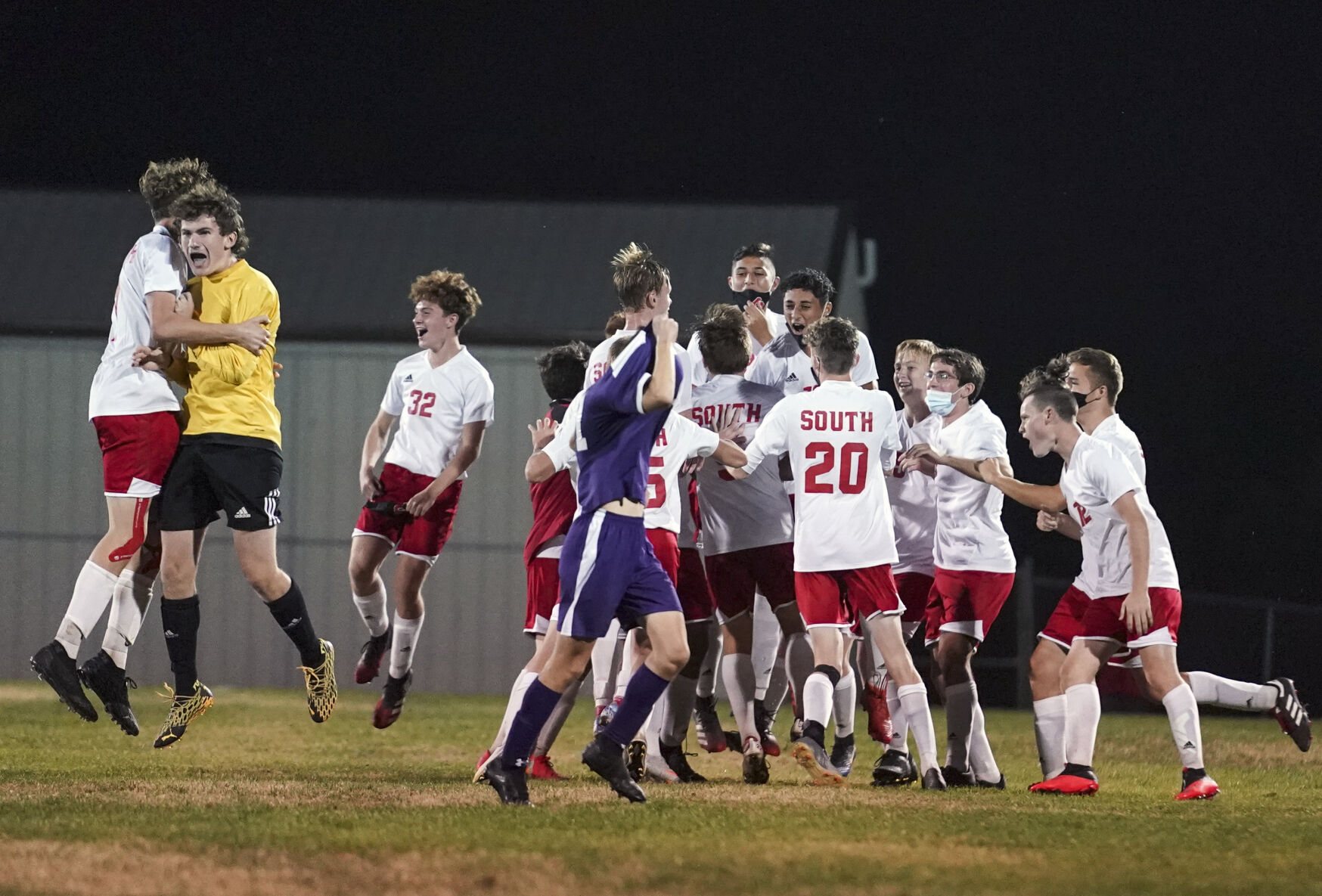 ht201011-sp bhss vs ths soccer sectional 03.JPG